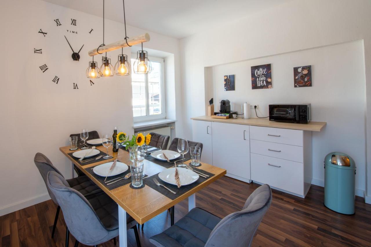 Bessa Homes 6 Personen 2 Schlafzimmer, 3 King Size, Betten, Balkon, Kueche * Haag in Oberbayern