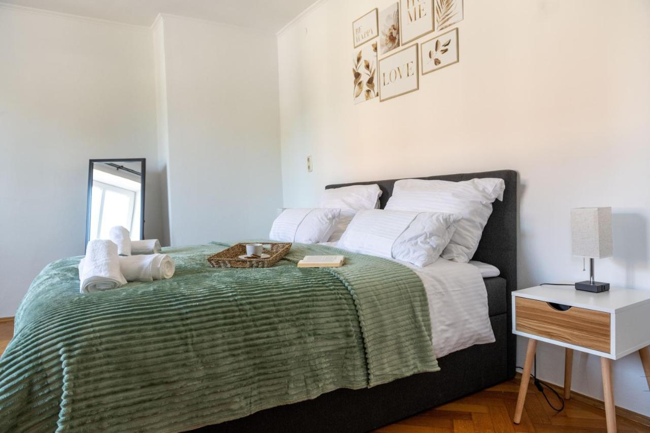 Bessa Homes 6 Personen 2 Schlafzimmer, 3 King Size, Betten, Balkon, Kueche *
